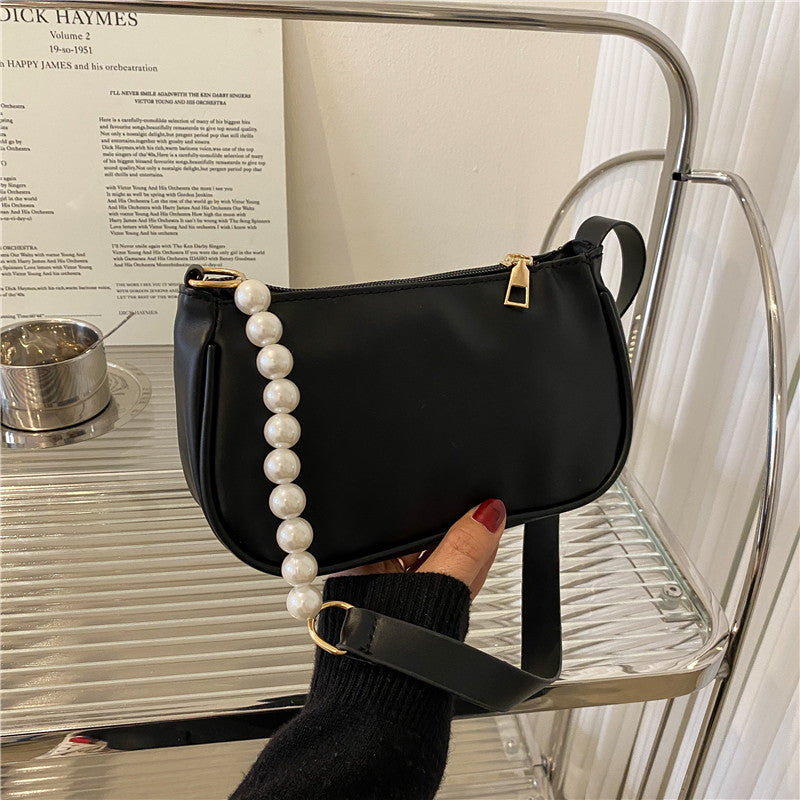 Spring And Summer New Trendy Ins Niche Design Pearl Chain Bag Women's Simple Armpit Bag Texture Shoulder Bag