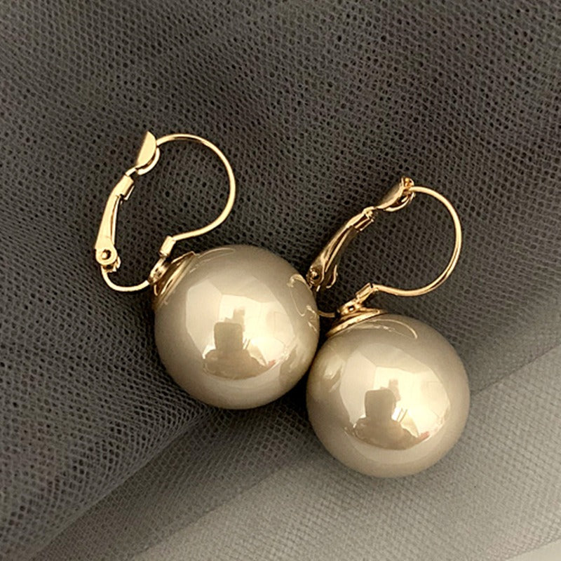 Retro Senior Sense Of Pearl Earrings New Korean Temperament Light Luxury Ear Buckle Design Sense Earrings